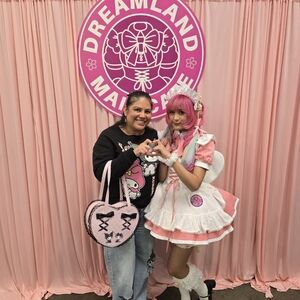 Meet your Posher, Esmeralda